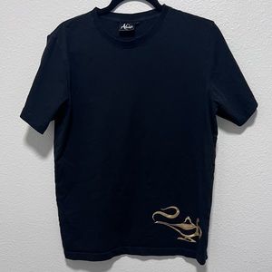 Disney Aladdin Black and Gold Lamp T-Shirt Size Small